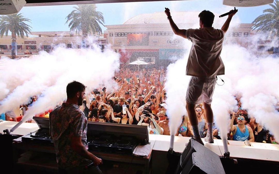 Encore Beach Club Performer