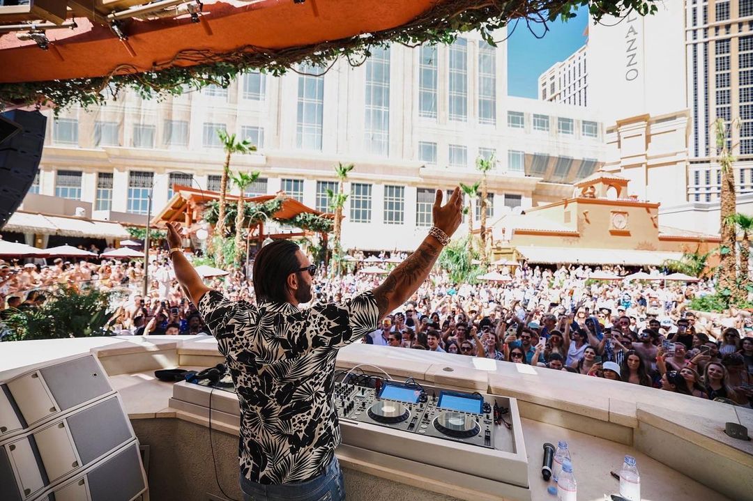 vegas pool party tao beach dayclub cedric gervais dj