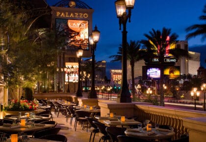 las vegas lavo lounge outdoor area