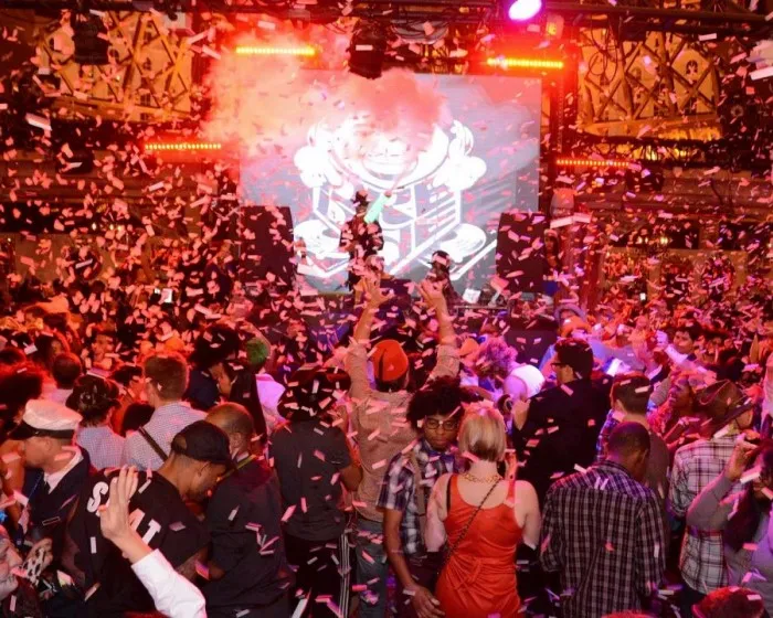 Las Vegas chateau nightclub and rooftop dj nightlife party thumbnail