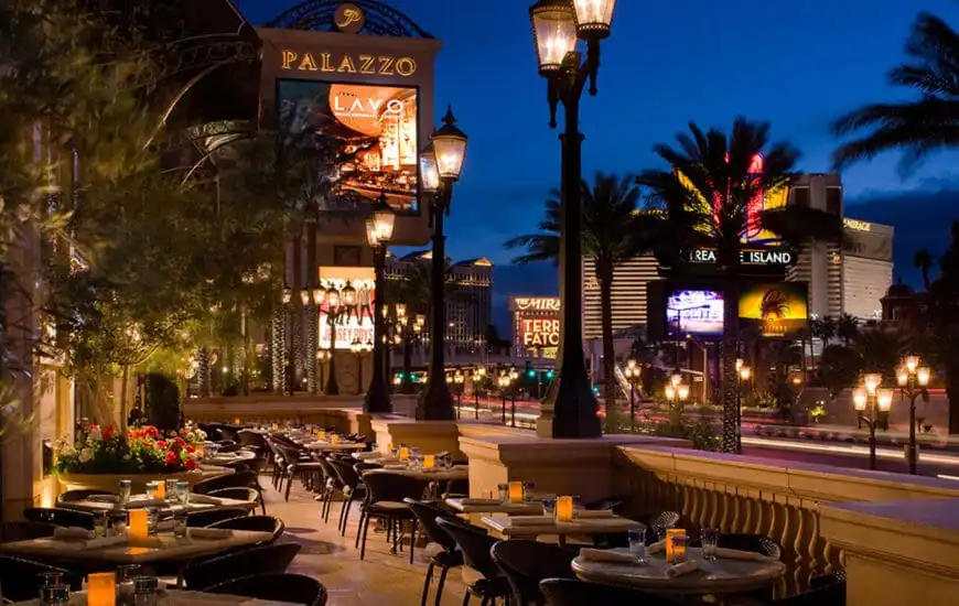 las vegas lavo lounge outdoor area